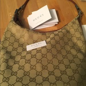 Gucci pocket book